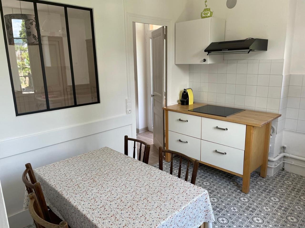 Location La Ferte, Calme Et Proximite Centre Ville Classe 3 Etoiles Lons-le-Saunier Buitenkant foto