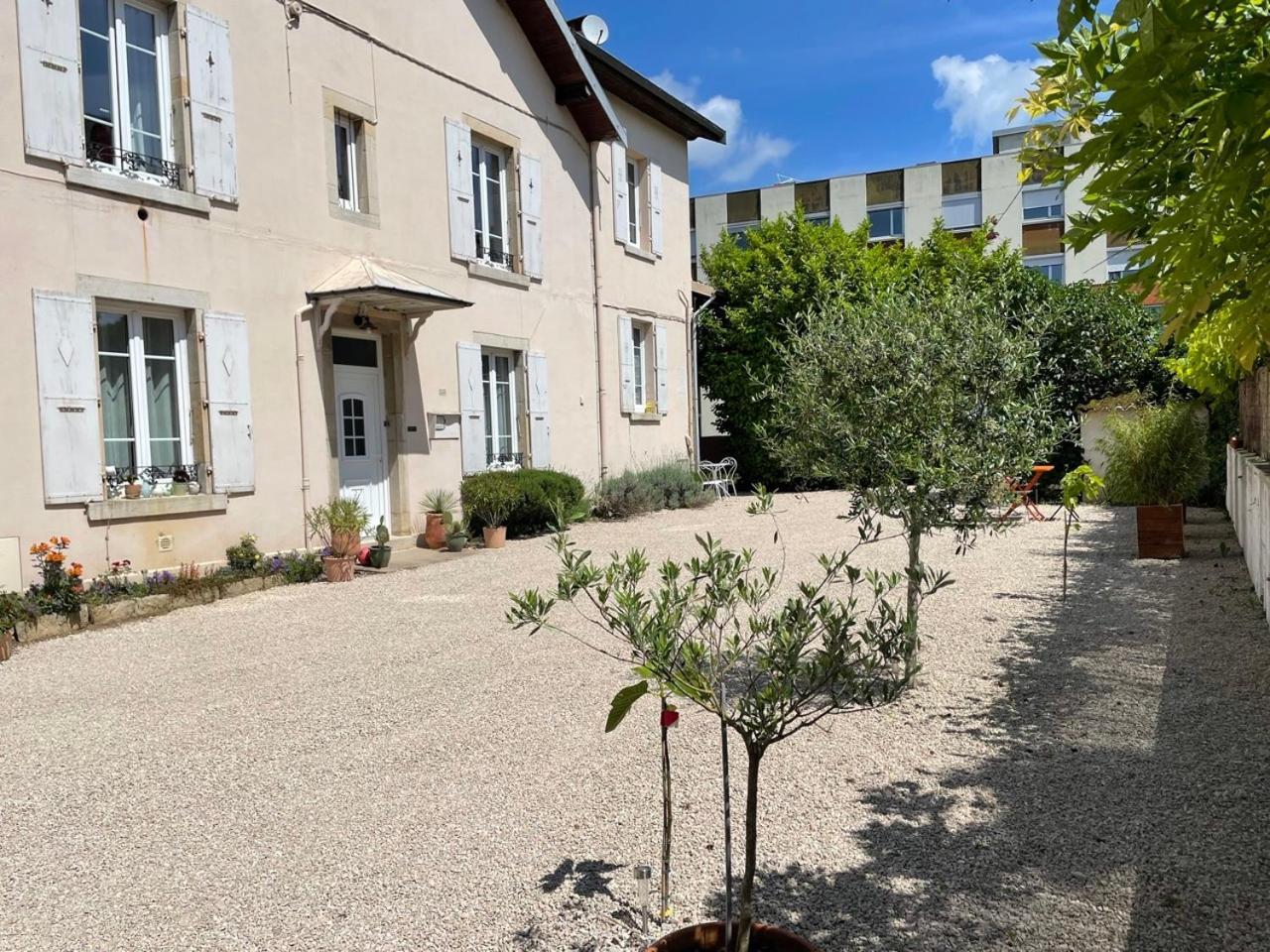 Location La Ferte, Calme Et Proximite Centre Ville Classe 3 Etoiles Lons-le-Saunier Buitenkant foto