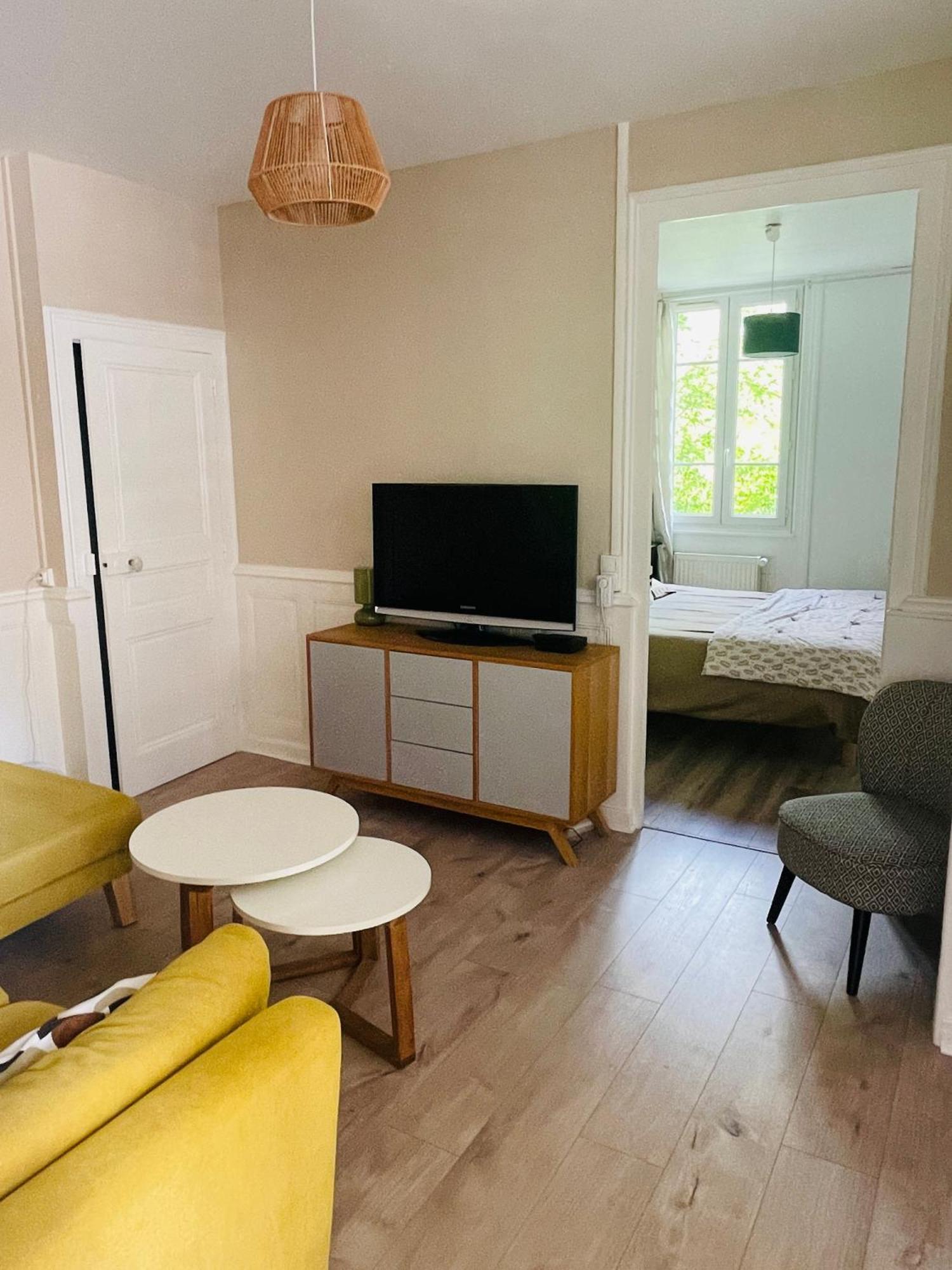Location La Ferte, Calme Et Proximite Centre Ville Classe 3 Etoiles Lons-le-Saunier Buitenkant foto